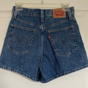 Levi’s Women’s High-Rise Mom Jean Shorts